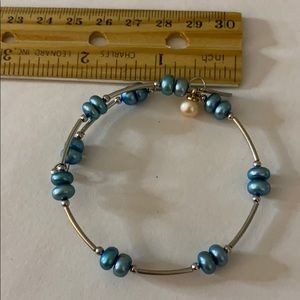 Vantel Breezey bracelet with a peach pearl